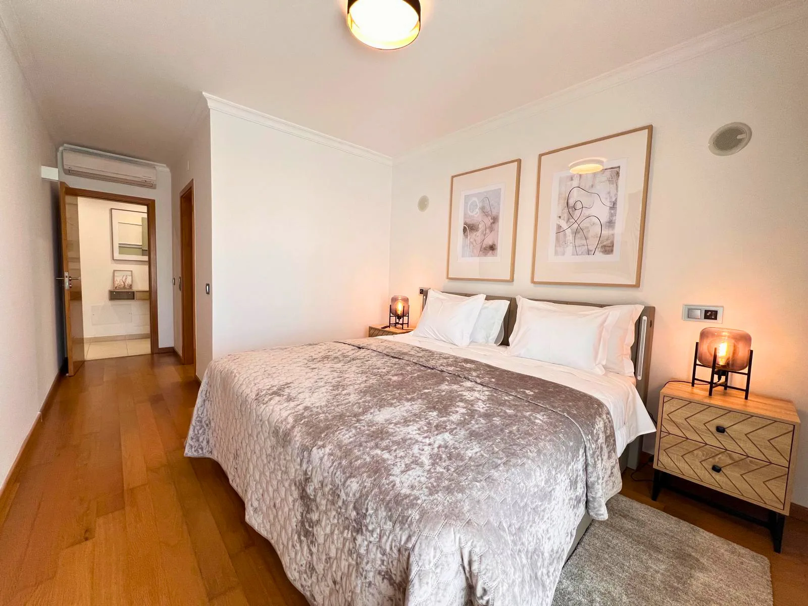 Timeless Beach IV — interior 21